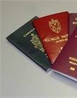 Giấy chứng minh nhân dân hoặc hộ chiếu hoặc chứng thực cá nhân hợp pháp khác theo quy định hiện hành